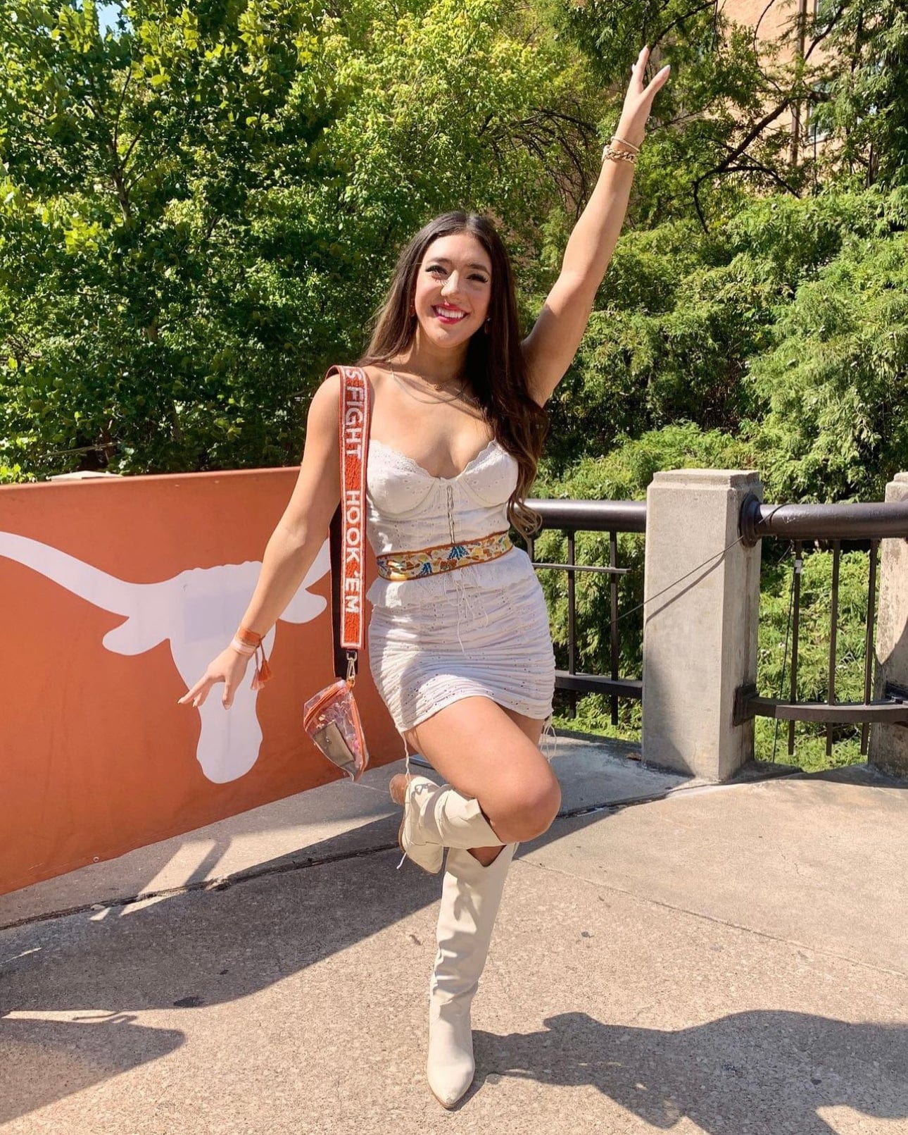 HOOK EM BEADED PURSE STRAP FOR TEXAS LONGHORNS IN BURNT ORANGE AND WHITE