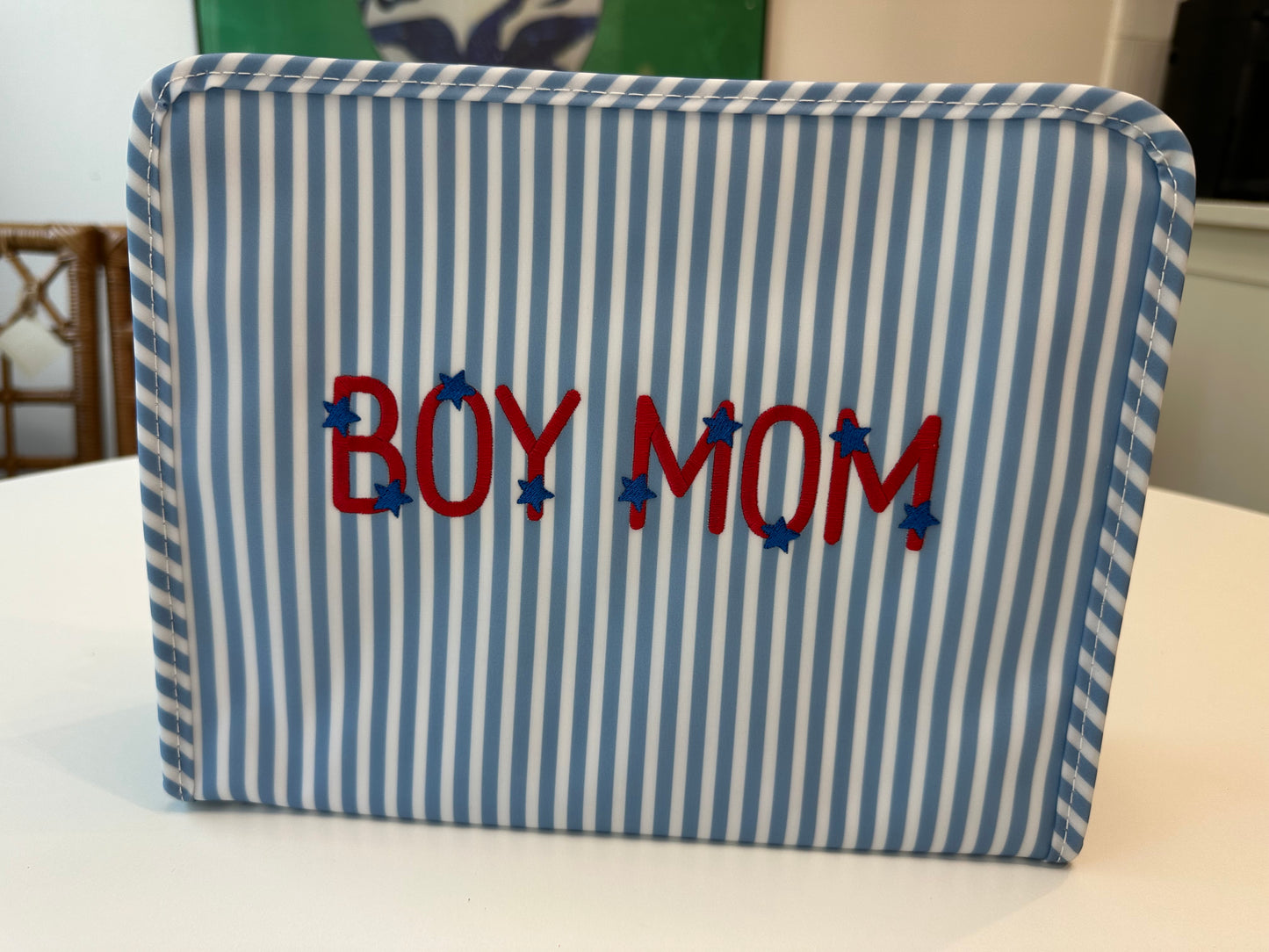 ROADIE LARGE ZIP POUCH-"Boy Mom” Stars