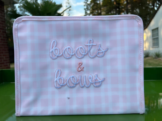 “Boots & bows” medium TRVL roadie