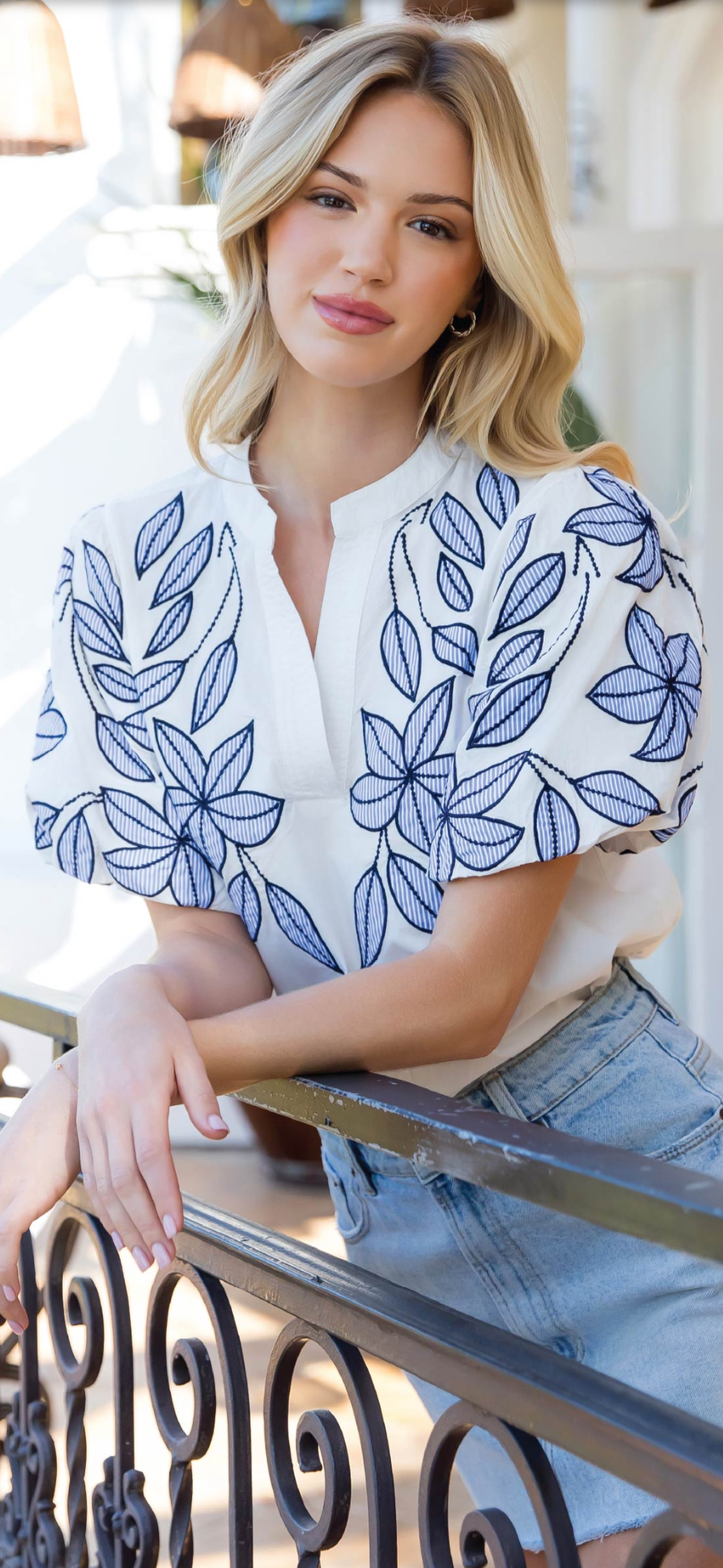 Puff sleeve floral embroidery v-neck top